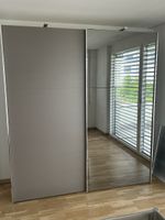 Jutzler Kleiderschrank mit Spiegeltür – 200 × 220 × 58 cm