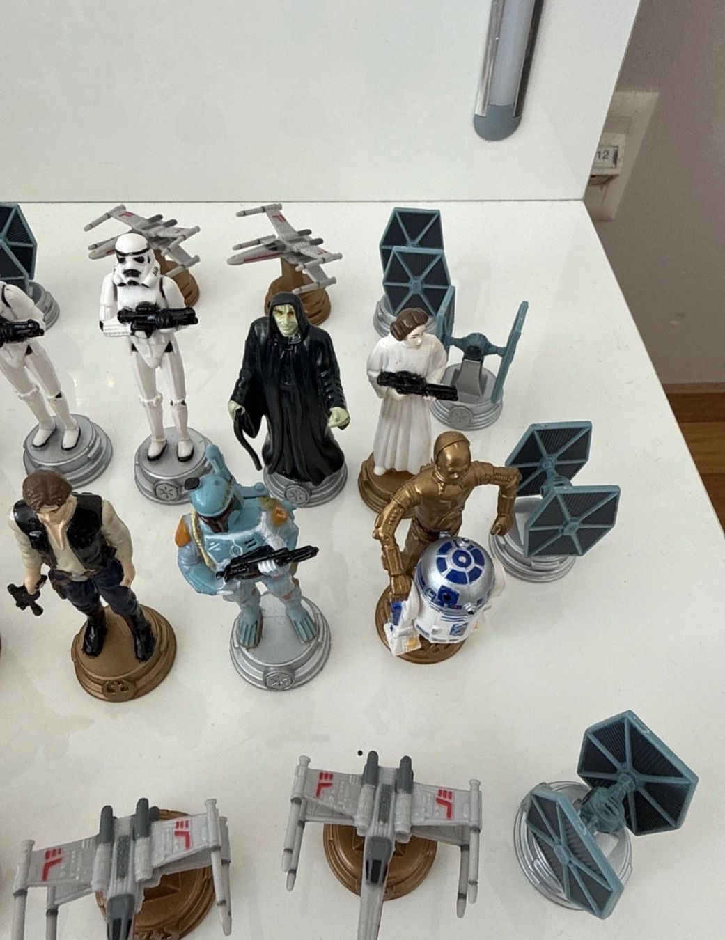 Star Wars Giocattoli: 32 Figurines Star Wars jeu d'echecs lot complet – Usato da Vaux-sur-Morges venduto da GothamCity 3