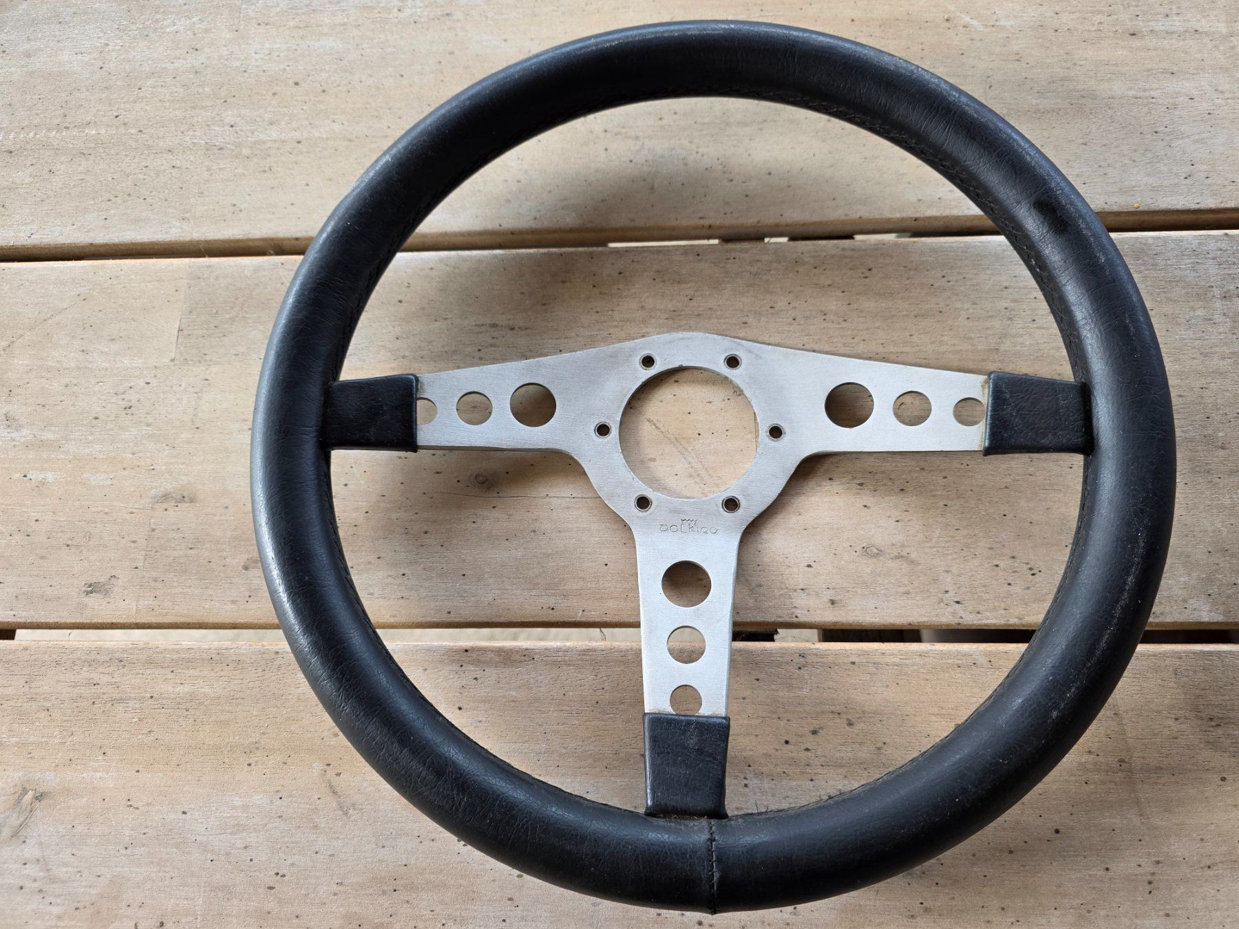 Toutes les pièces auto: altes Oldtimer Lenkrad Auto Youngtimer Zubehör Volking 38cm – D'occasion à Walterswil BE par Lonitti 3