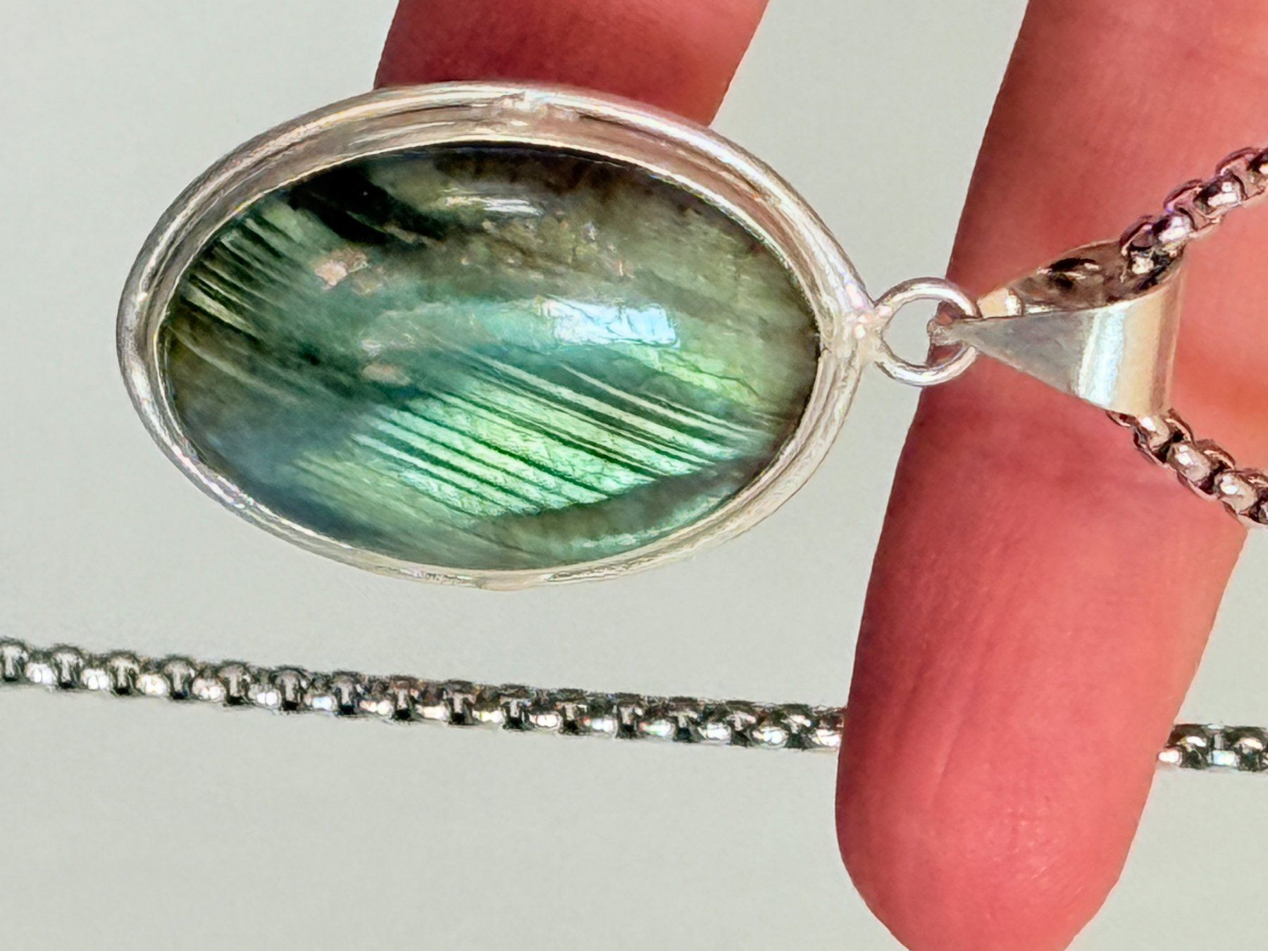 Catenine: Collier avec Pendentif Pierre de Labradorite ✨ – Nuovo e nell'imballaggio originale da Genève venduto da AGBERG 5