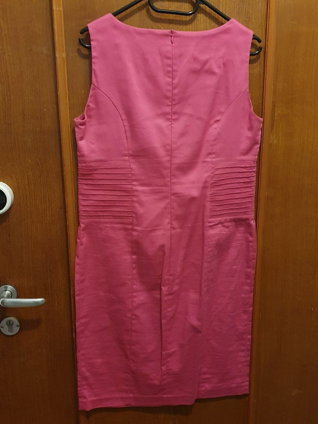 Sandro Kleider: Robe Sandro Ferrone rose élégante, occasion chic – Gebraucht aus Lausanne von Af2016 2
