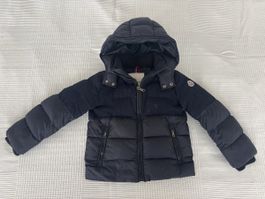 Moncler kids winterjacket 6Y runs small 