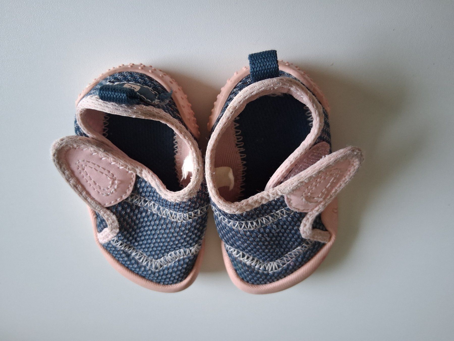 Decathlon Scarpe per ragazzi: Chaussons de bébé Decathlon – Usato da St-Légier-Chiésaz venduto da dma_699g 2