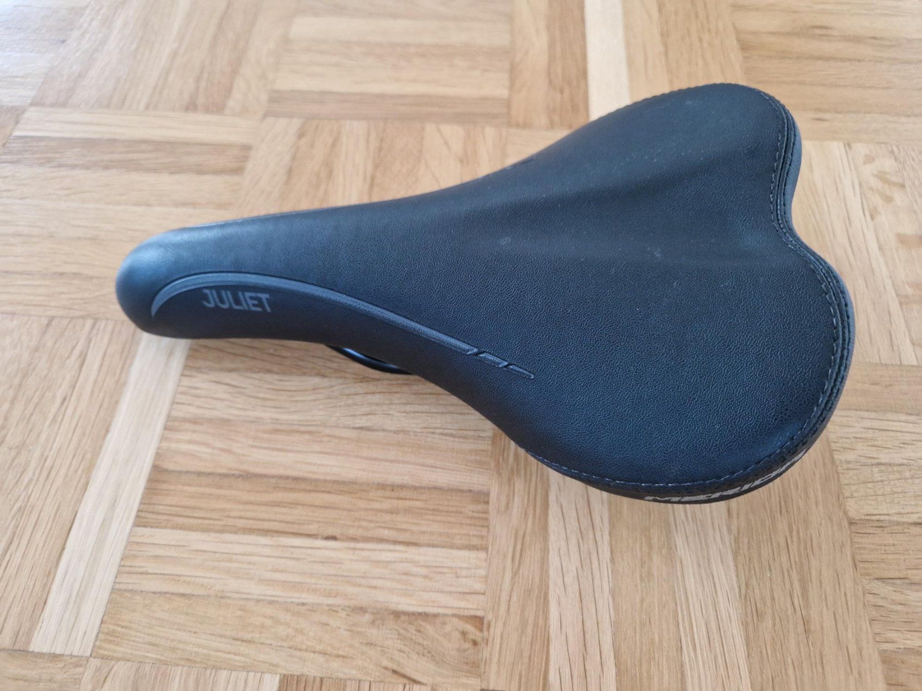 Selle & Accessori: Sattel Merida NEU schwarz – Nuovo (secondo la descrizione) da Zürich venduto da yro_qvz7 2