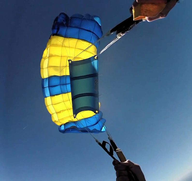 Skydive Rig, komplett - Main, Reserve, Harness, Cypres (neu) (Gebraucht ...
