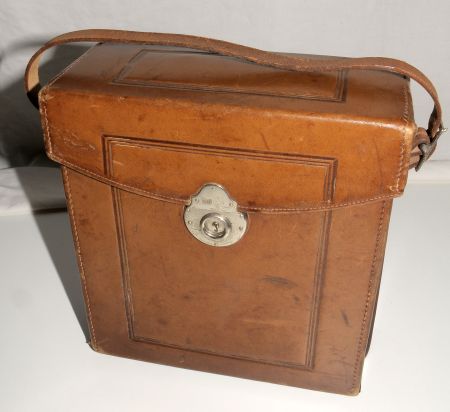 Zeiss Ikon Tasche Model 1732/10, Leder braun   2329/2