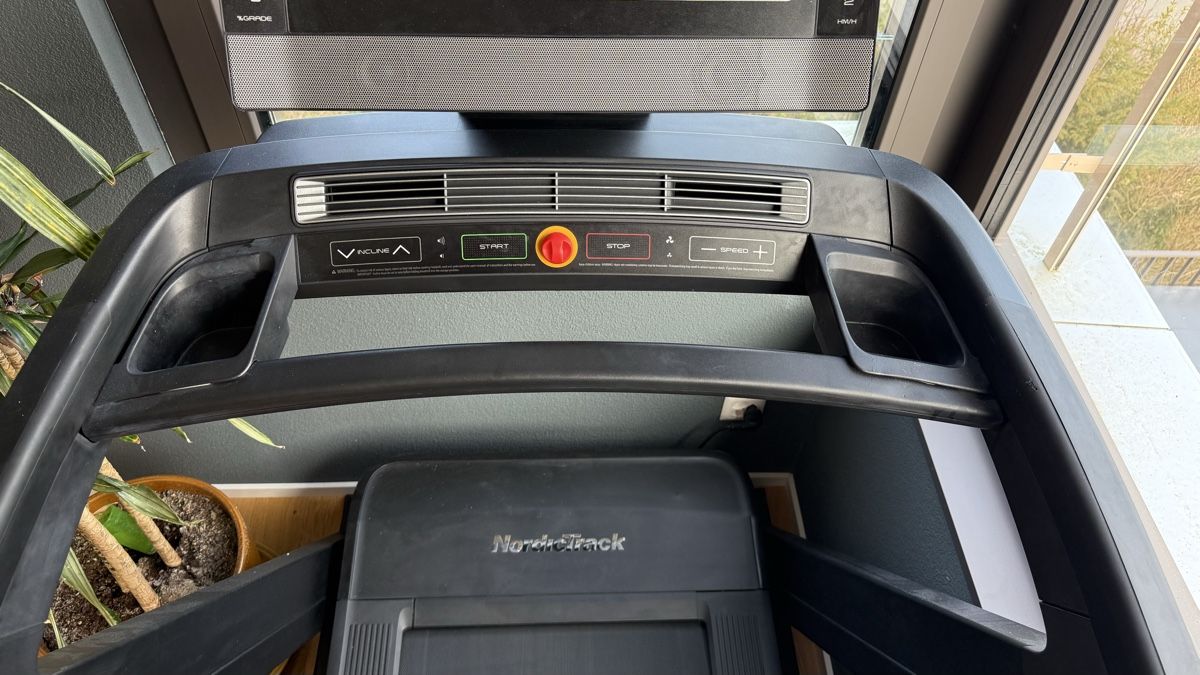 NordicTrack Hometrainer: NordicTrack Commercial 1750 Treadmill – Gebraucht aus Rüschlikon von sergir 3