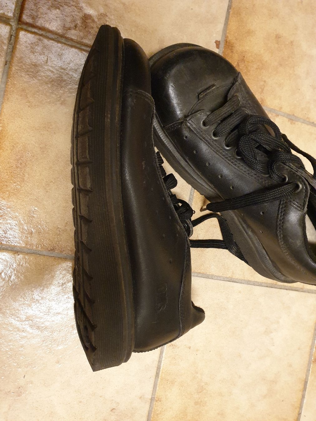 Dr. Martens Scarpe da uomo: Dr. Martens Schuhe Grösse 7 Schwarz – Usato da Ittigen venduto da Ziok187 1