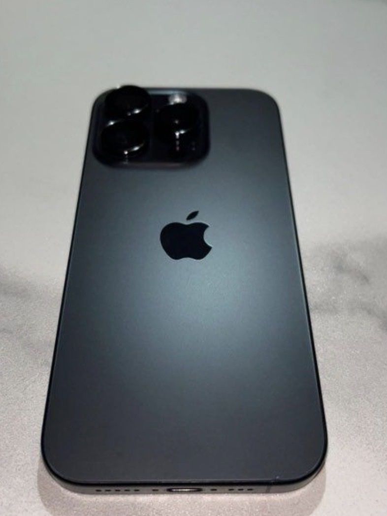 Apple Handys / Smartphones: iPhone 15 pro 256 go noir  – Gebraucht aus Meyrin von mou_nb2h 2