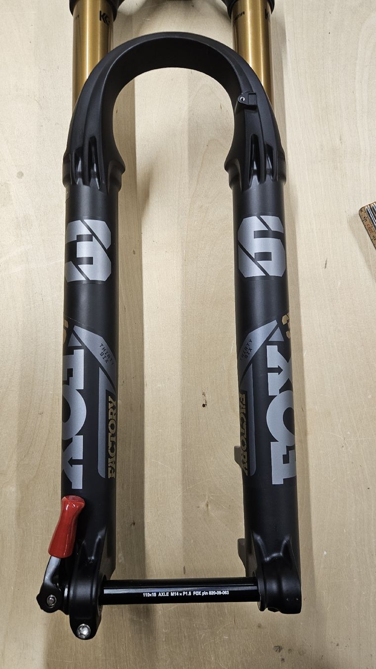 Fox Ersatzteile: Fox 36 Grip X 29" 140 44rake – Neu (gemäss Beschreibung) aus Laupen BE von zeh_xd8z