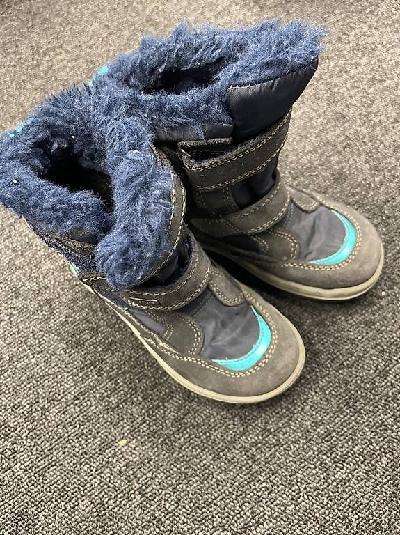 Scarpe per ragazze: Mädchen Winterschuhe von Primigi Gr. 27 – Usato da Dietlikon venduto da moischa