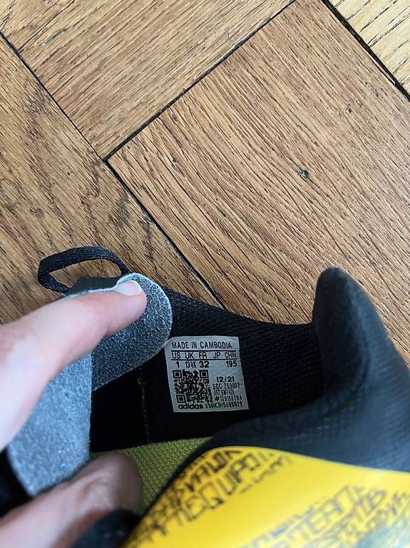 Adidas Herrenschuhe: Fussball Hallenschuhe Gr. 32 – Gebraucht aus Bern von tan_2rrh 4