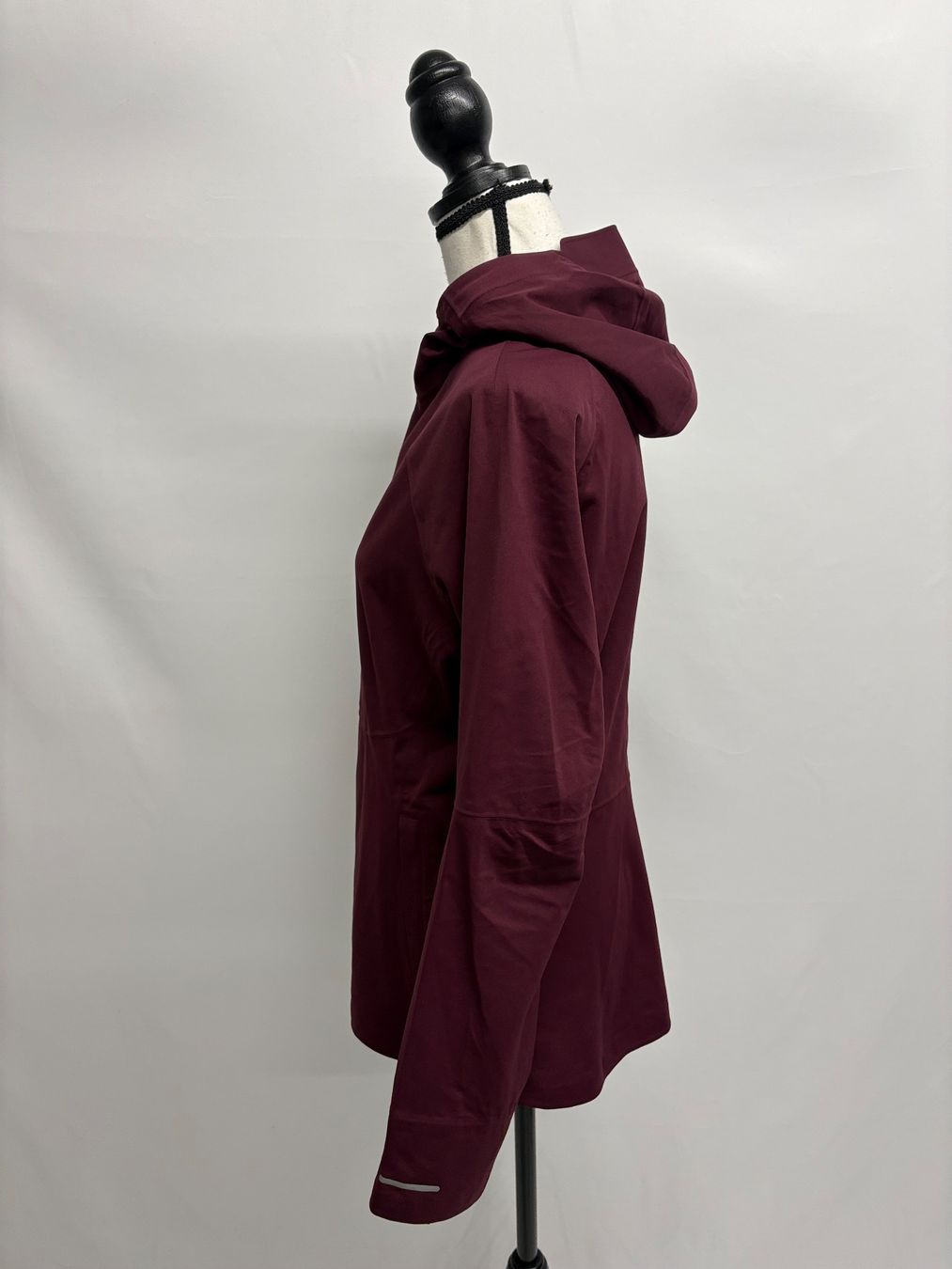 Asics Giacche: Asics ROAD PACKABLE JACKET Windbreaker M Bordeaux – Nuovo (secondo la descrizione) da Regensdorf venduto da secondchancefashion 1