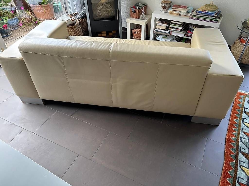 Divani: Canapé en cuir véritable – Usato da Cheyres venduto da Joran25 3