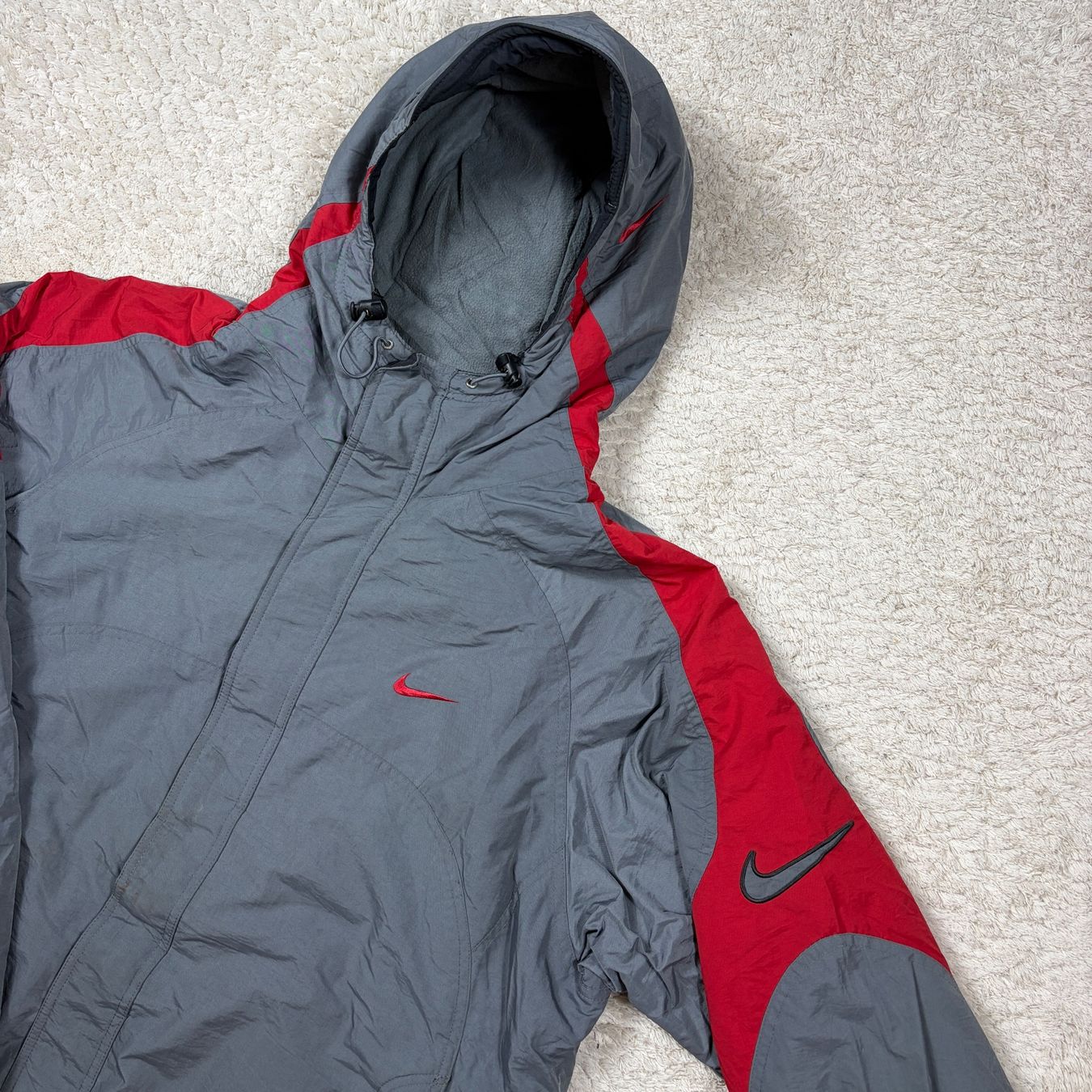 Nike Giacche: Blouson Nike Vintage gris - L – Nuovo (secondo la descrizione) da Hauterive NE venduto da Leo_o 1