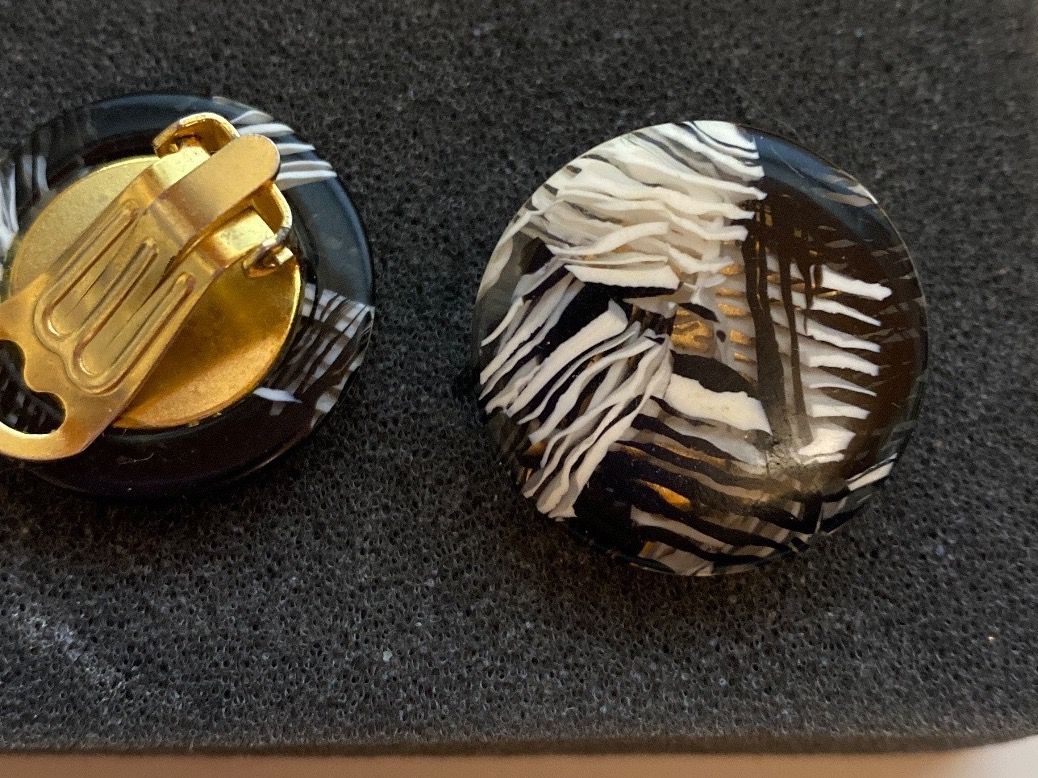 Orecchini pendenti & Orecchini a lobo: BOUCLE D'OREILLE - MULTI – Usato da Le Brassus venduto da cinema13 1
