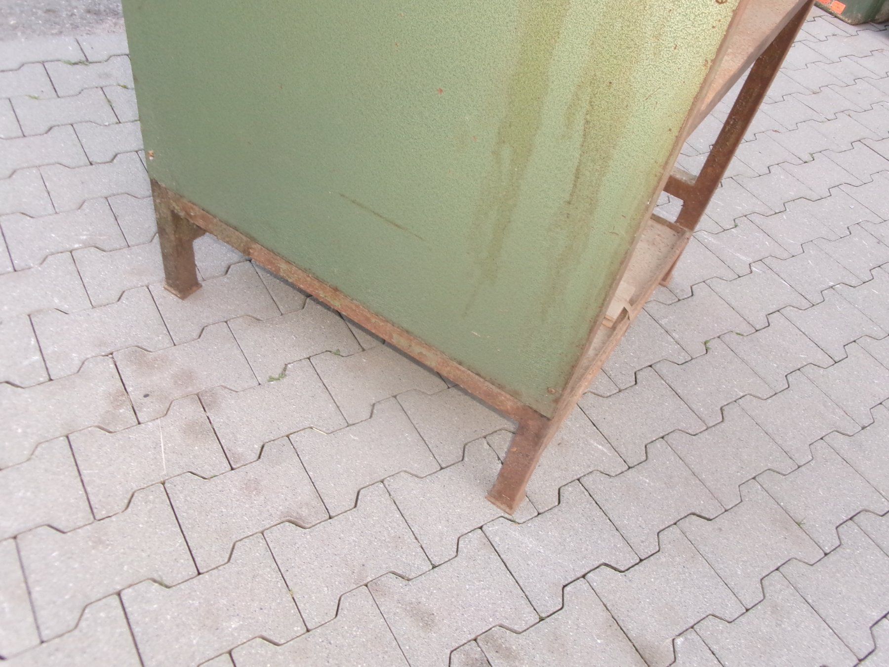 Banchi da lavoro: Metallgestell / Tisch / – Usato da Eschenbach SG venduto da GM-29 6