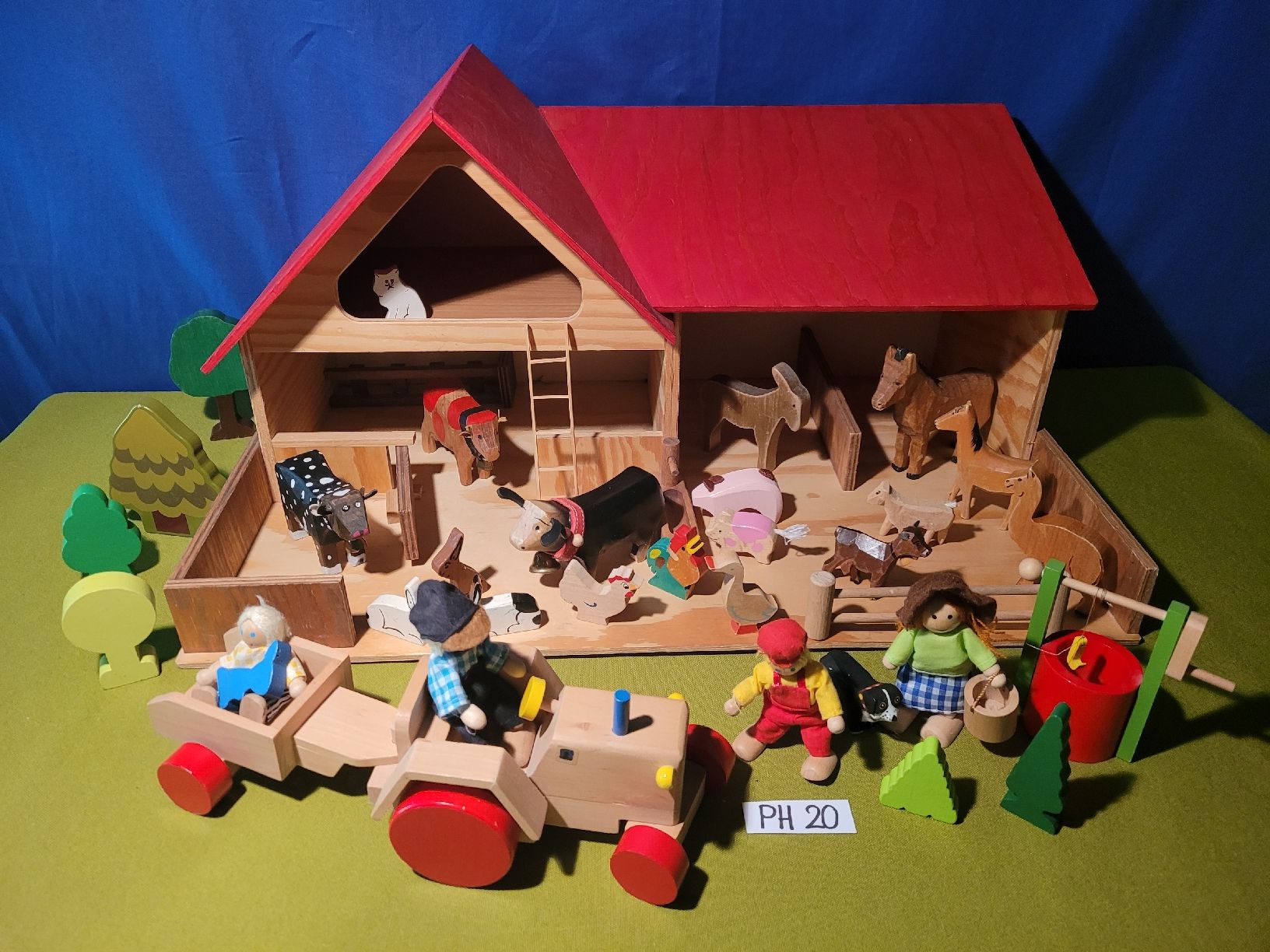 Giocattoli: Bauernhof,Stall,Holztiere PH20 – Usato da Aarberg venduto da Fink010 1