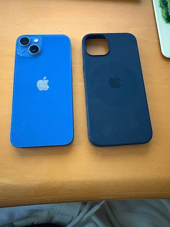 Handys / Smartphones: Apple iPhone 13 128 GB Blau – Gebraucht aus Affoltern am Albis von Nikolas-Wilhelmus 1