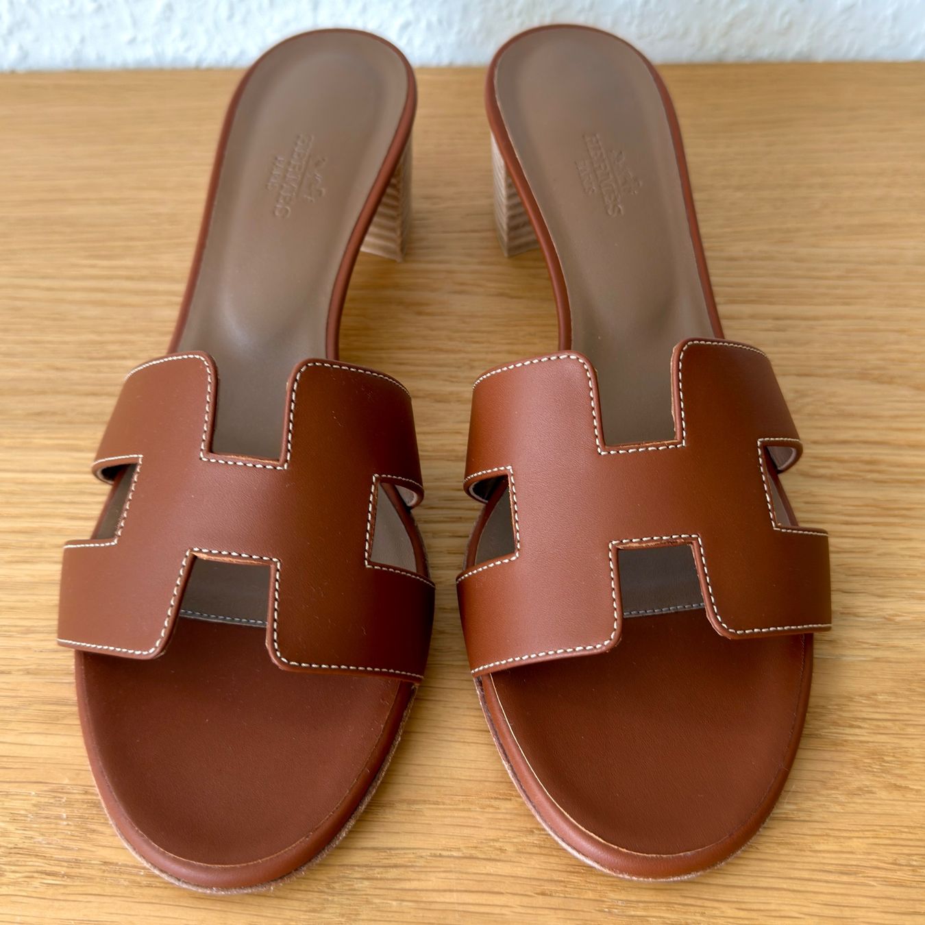 Hermès Scarpe da donna: Authentiques Sandales HERMÈS Oasis 39.5 NEUVES – Nuovo e nell'imballaggio originale da Carouge GE venduto da loveluxury
