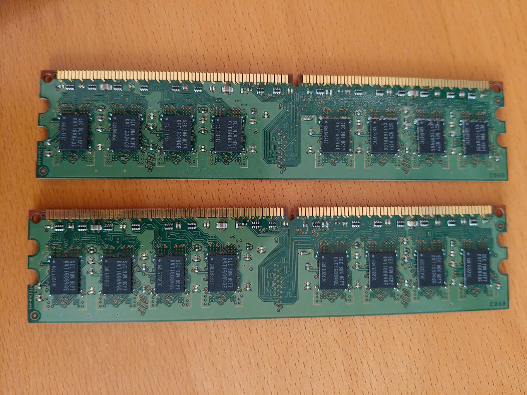 Samsung Mémoires / RAM: 2x2GB RAM Speicher / Samsung  DDR2 – D'occasion à Muttenz par IkaSul 1