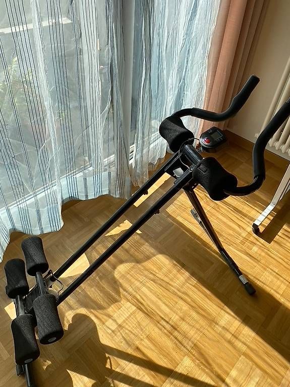 Hometrainer: Bauchtrainer für zuhause klappbar – Gebraucht aus Zürich von Pascal_2bzx