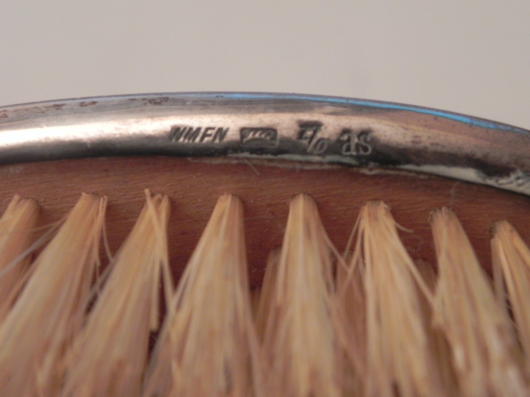 Altro per la cura dei capelli: Alte Haarbürste - Art Nouveau? Versilbert? – Usato da Minusio venduto da Lory64 8