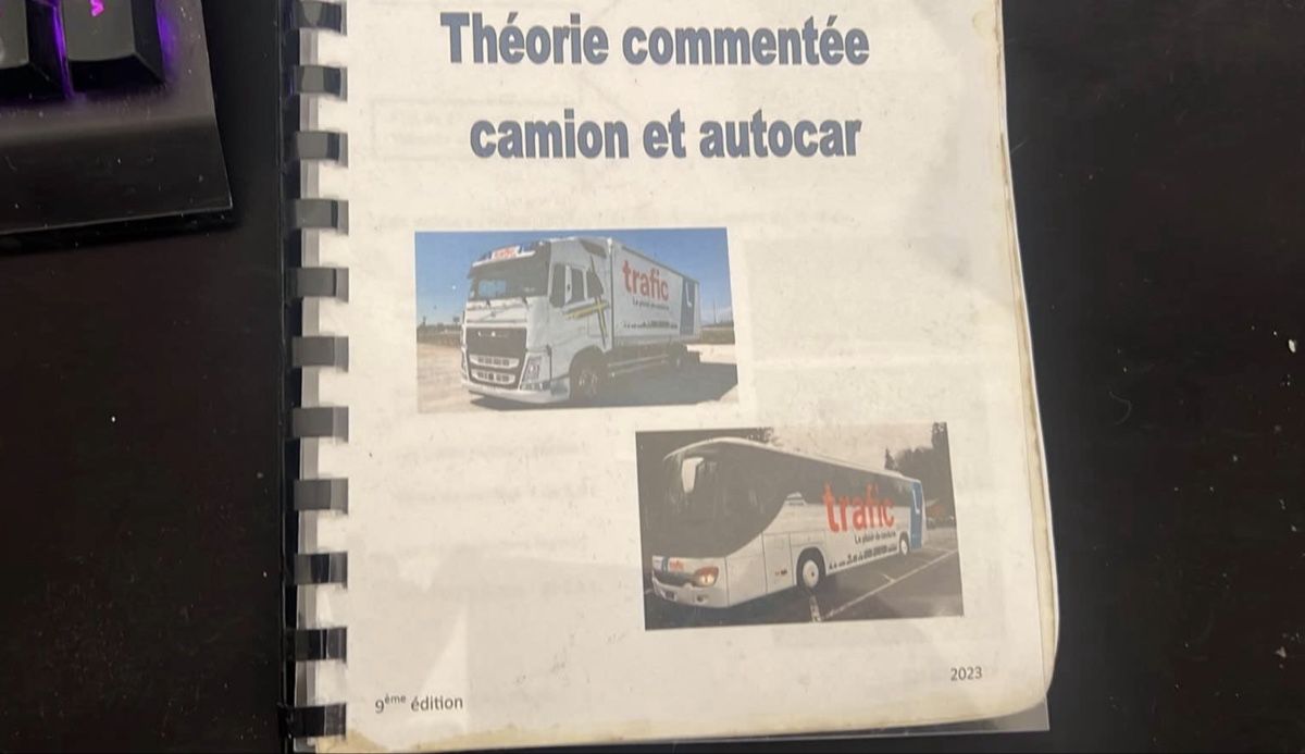 Bücher: Livre théorie permis C/D – Gebraucht aus Yverdon-les-Bains von ido_w9qy