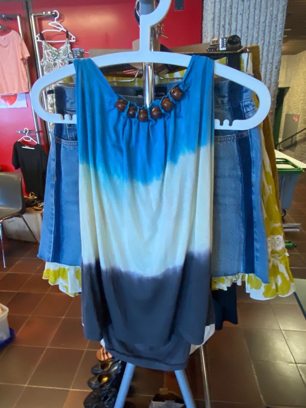 Top: Top OILILY M – Usato da Epalinges venduto da madeleine05 1