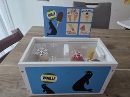 Migros Glacetruhe aus Holz