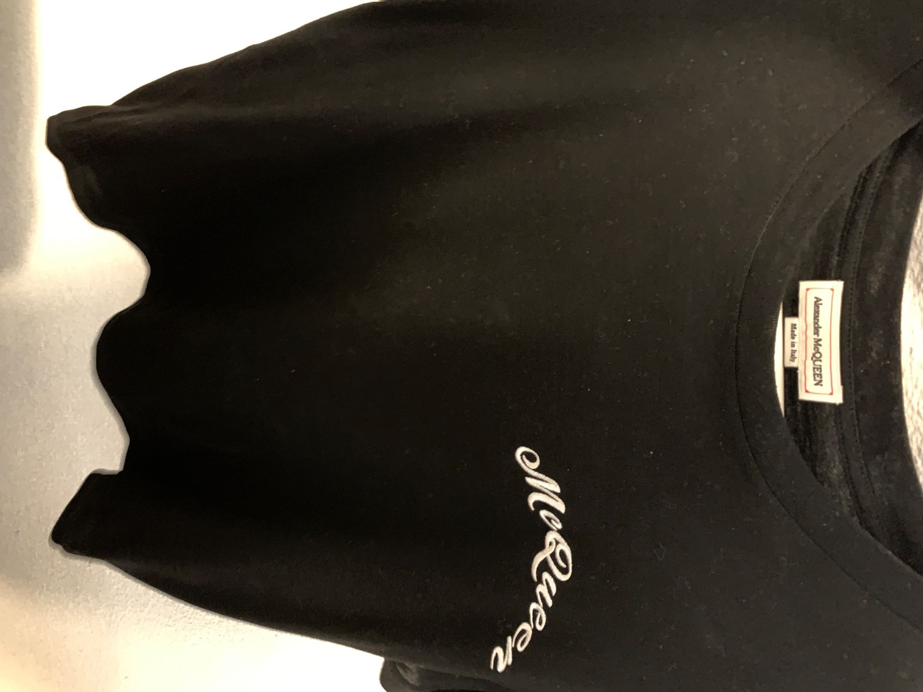 Alexander Mcqueen T-shirt: Alexander Mc Queen Shirt – Usato da Flawil venduto da boooom