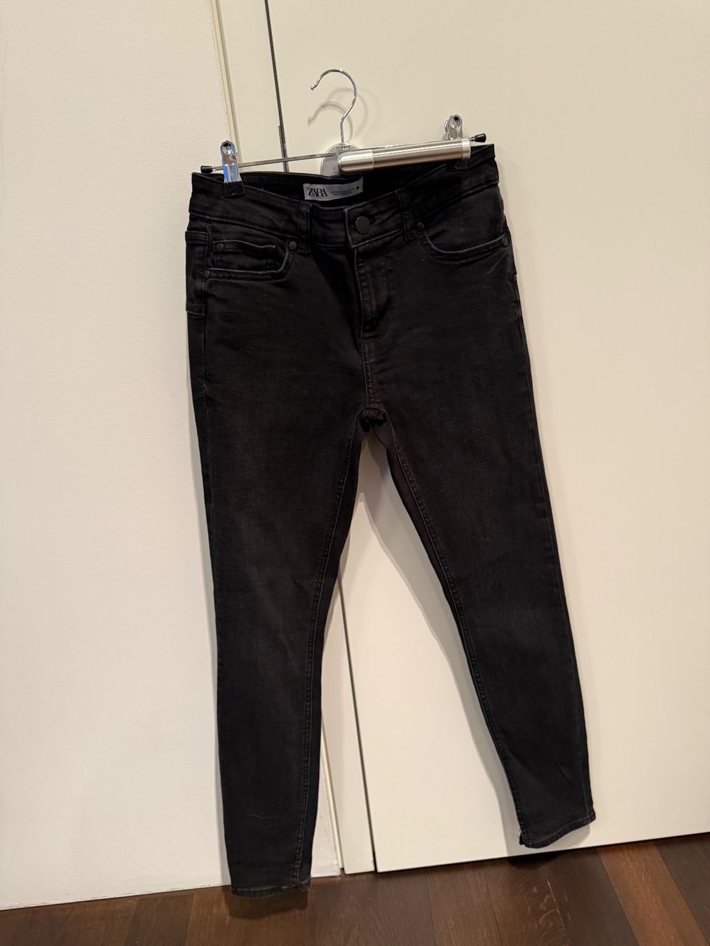 Zara Jeans: Zara Jeans Gr.34 – Usato da Balzers venduto da Lissi57