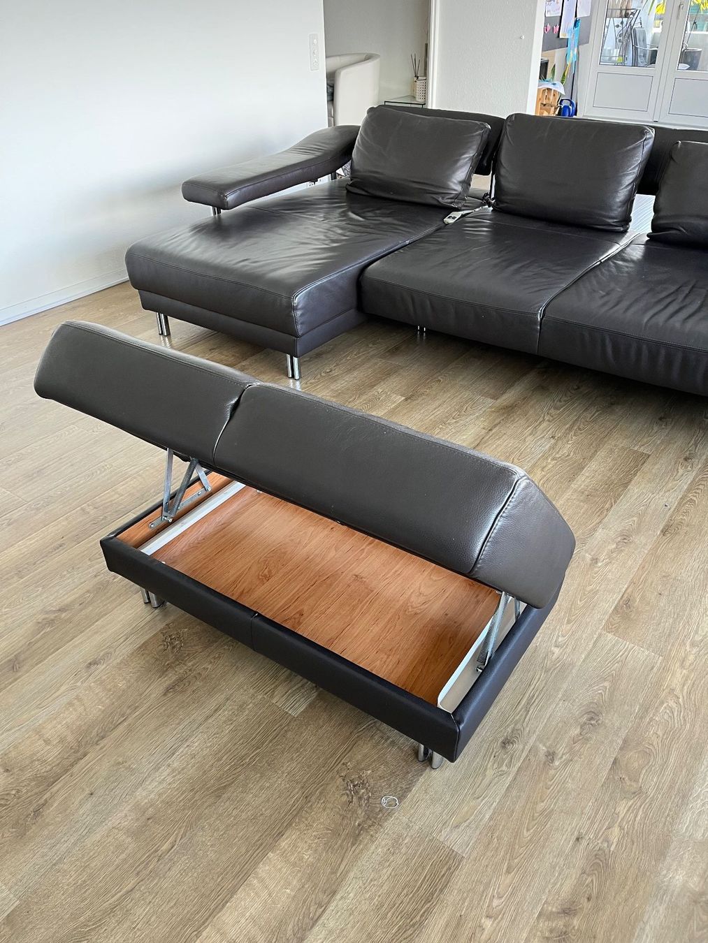 Musterring Divani: Echleder Sofa mit Truhe Musterring Möbel Märki – Usato da Küssnacht am Rigi venduto da syl_l6t7 3