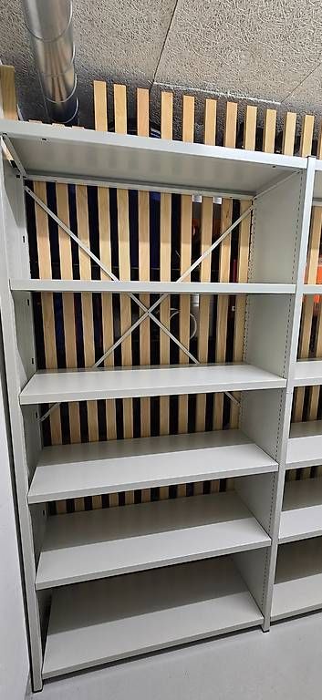 Scaffali: Schwerlastregal Preis pro Meter – Usato da Gontenschwil venduto da bohi44 2