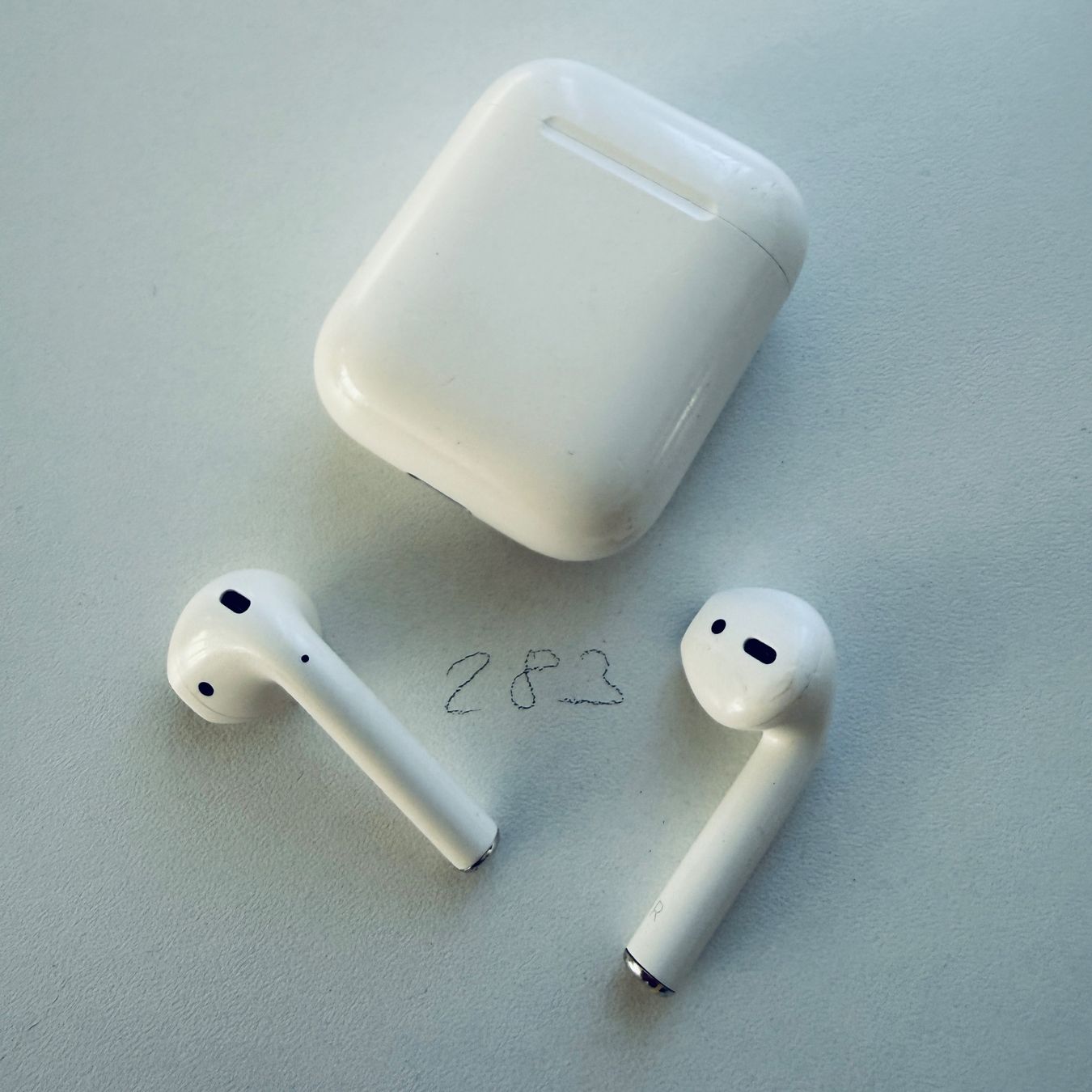 Apple Kopfhörer: Original Apple AirPods 2 Gen. Wireless Kopfhörer & Case – Gebraucht aus Basel von MY.AIRPODS.SHOP 3