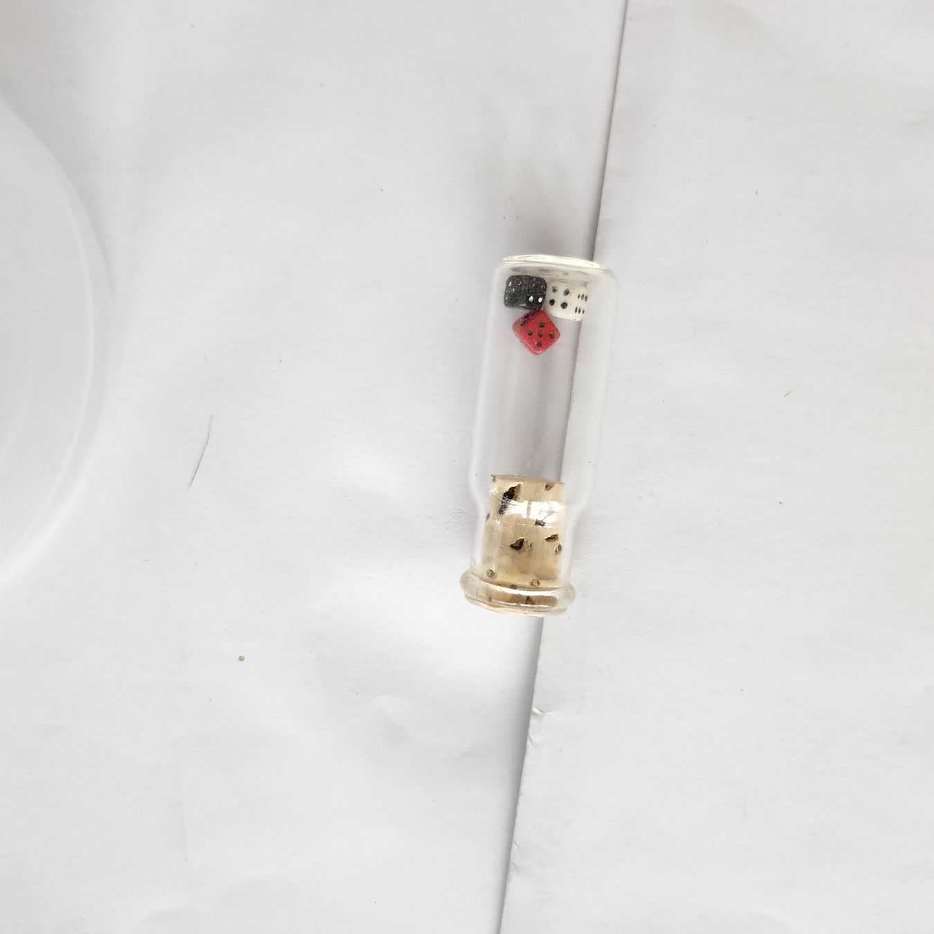 Tutte le decorazioni: Glasfläschchen darin 3 farbige Mini Würfel – Nuovo (secondo la descrizione) da Unterägeri venduto da ani_pn8n 3
