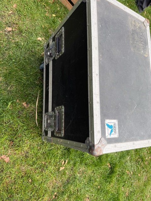 Valigie: Profi Flightcase mit Rollen, gebraucht, robust und gross – Usato da Rehetobel venduto da mar_2c8d 2