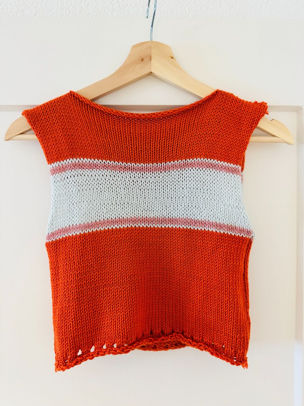 Top: Crop top tricoté à la main - Taille S – Usato da Bern venduto da orgalorg 2