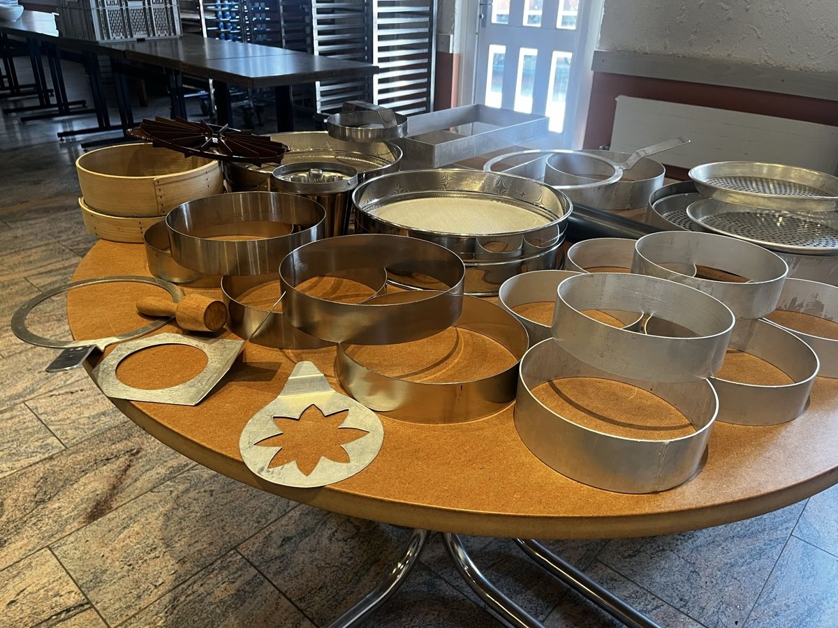 Komplettküchen: 30 Teiliger Dessert Lot – Gebraucht aus Dittingen von Cervolino77 1