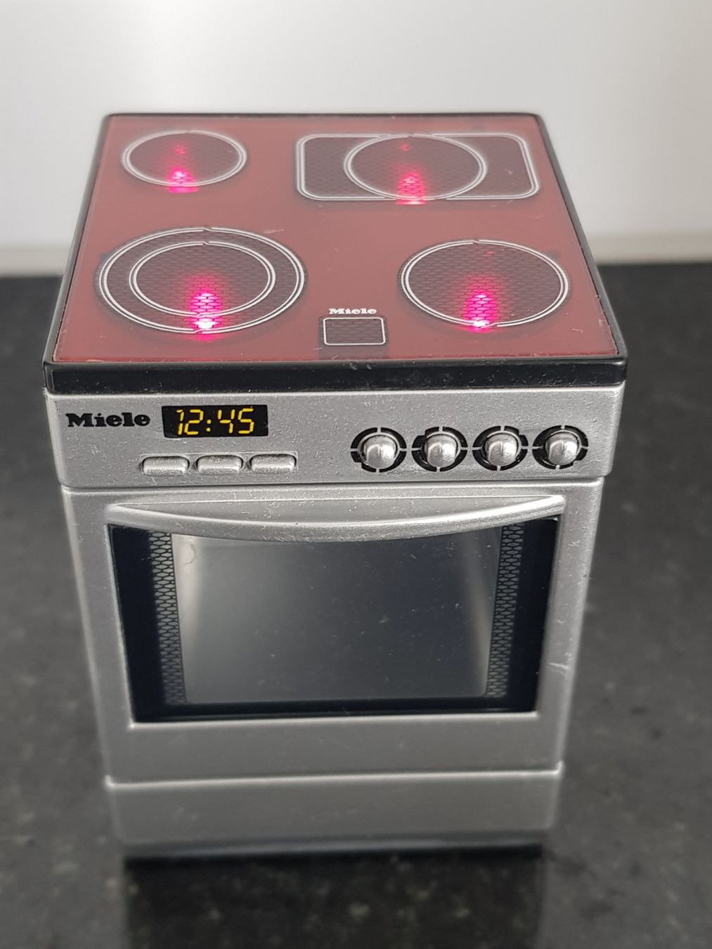 Case e mobili per bambole: PUPPENHAUS BACKOFEN MIT LICHT & SOUND – Usato da Root venduto da LifestyleAccessoires