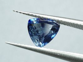 Natural Intense Blue Sapphire 1.17 ct – Trillion cut – ALGT