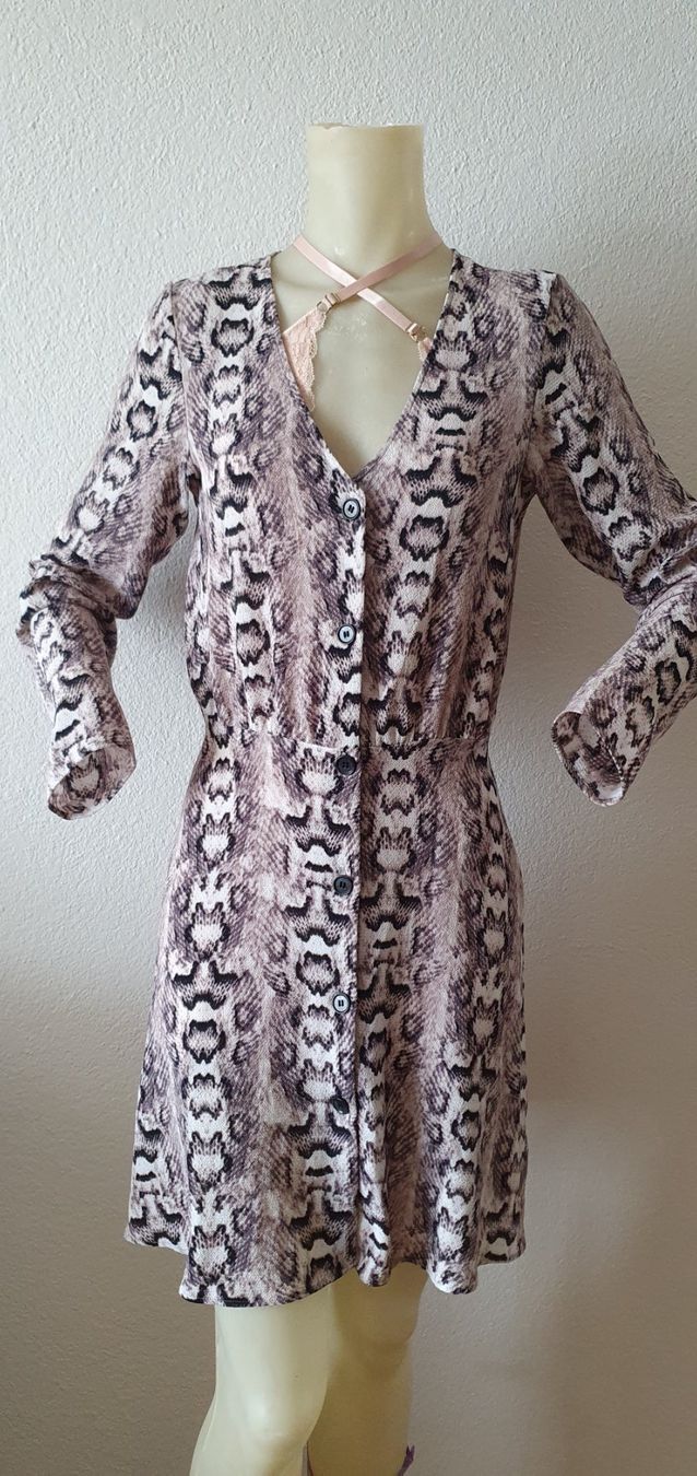 H&M Vestiti: DIVIDED Kleid gr38 – Nuovo (secondo la descrizione) da Niederbipp venduto da fashionfuchs