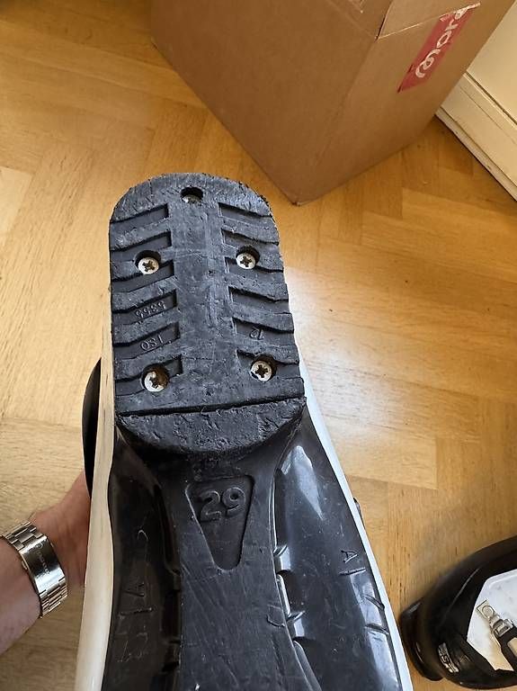 Salomon Chaussures hommes: Salomon Skischuhe | Grösse 29 – D'occasion à Interlaken par p-real 4