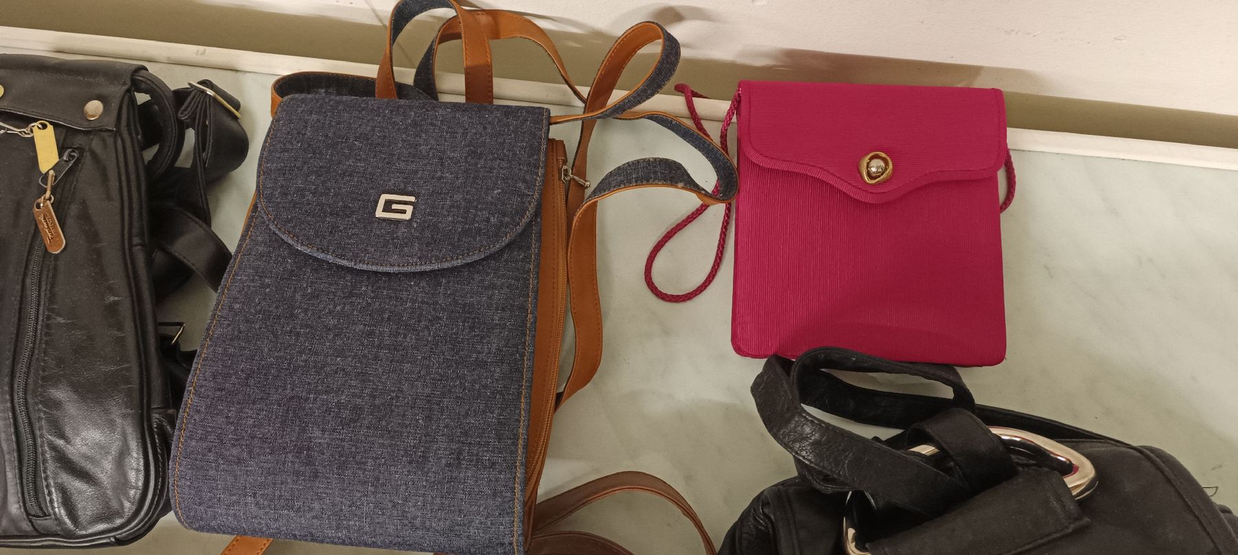 Borse da donna: Taschen Konvolut Damen   – Usato da Pfäffikon ZH venduto da K-V-M 6