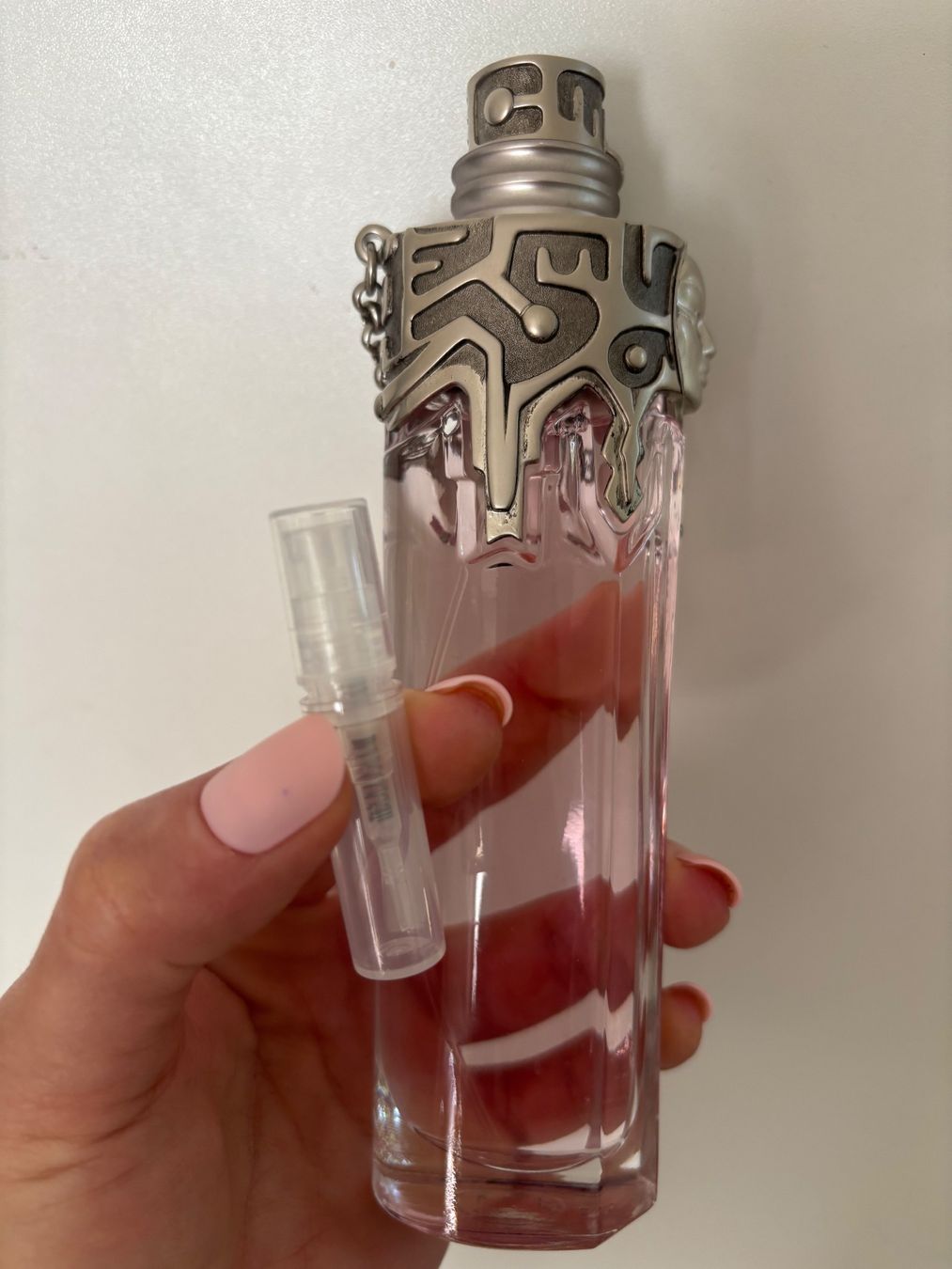 Mugler Profumi & Eau de Toilette: Mugler Womanity EDP Duftprobe 2ML – Usato da Zürich venduto da deruja