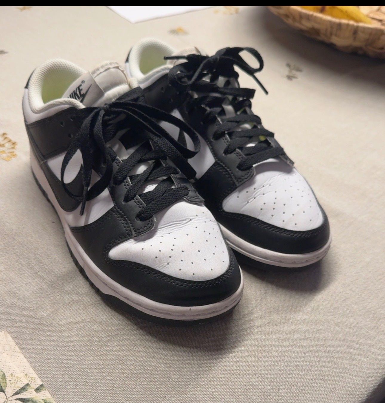 Nike Herrenschuhe: Nike Dunk Low schwarz/weiss Gr. 39 – Gebraucht aus Unterkulm von Chouchene