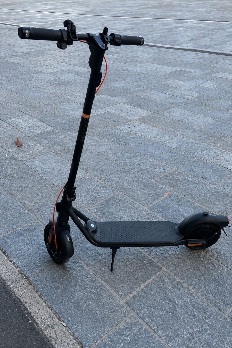 Segway Kickboard: Roller Trottinett Ninebot F2 Pro – Usato da St. Gallen venduto da SavPie 1