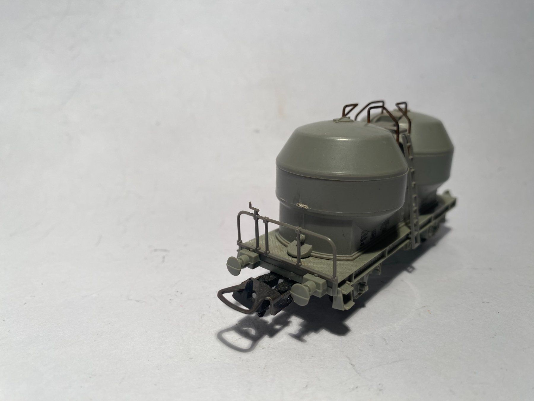 Lima Modellini di ferrovie: LIMA Silowagen grau, DC Achsen – Usato da Buchrain venduto da Modellbahn11 2
