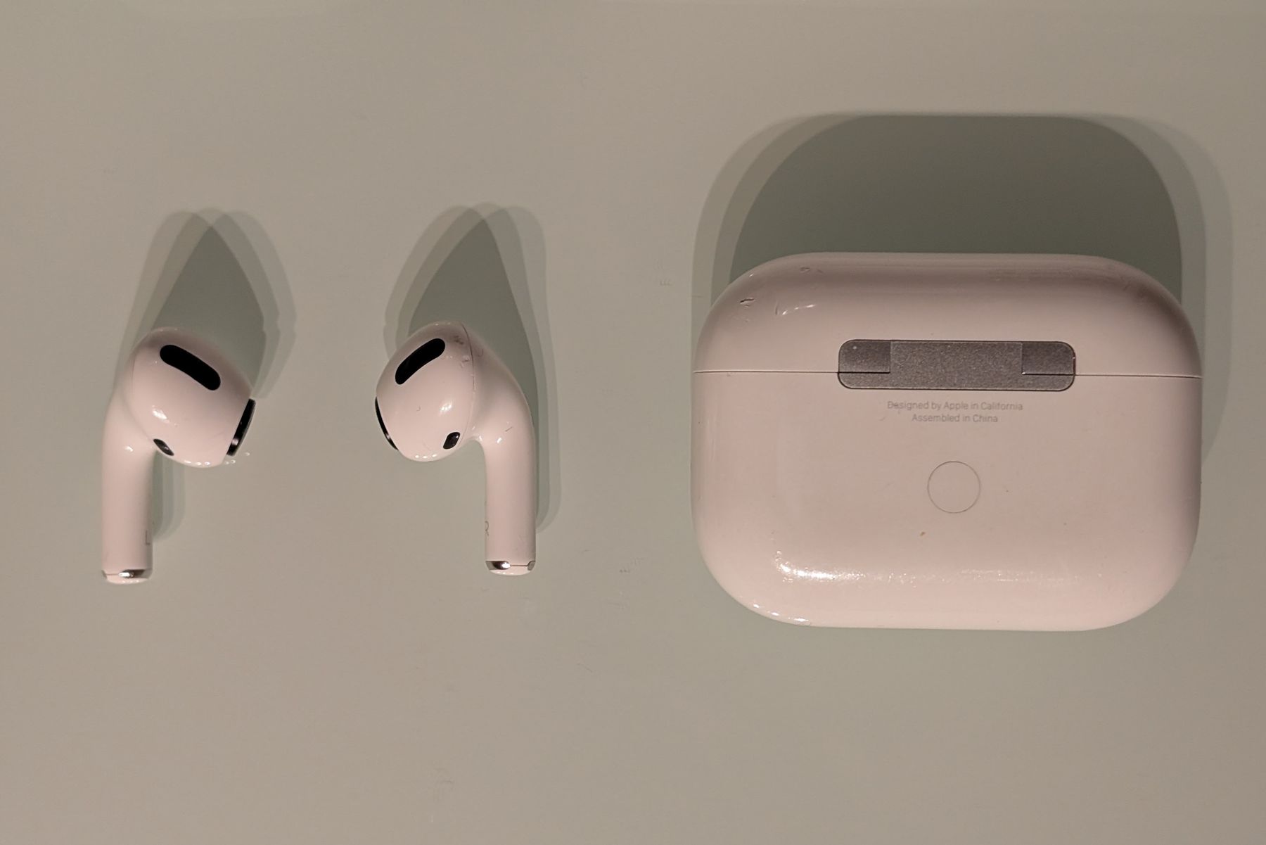 Apple Cuffie: Apple AirPods Pro – Usato da Lausanne venduto da oneroi 1