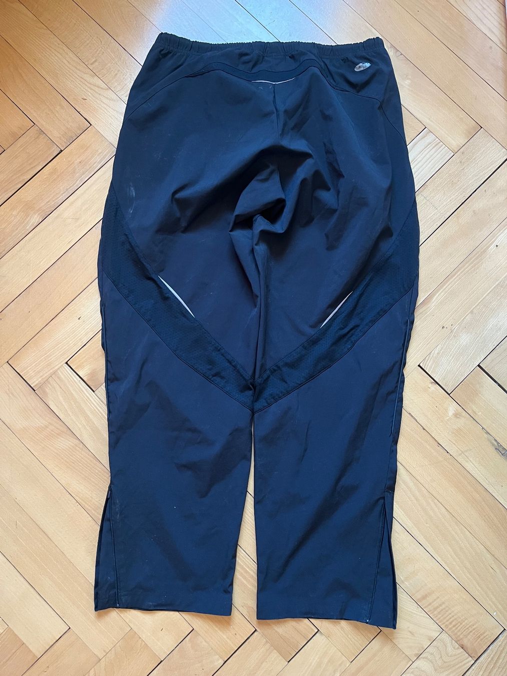 Adidas Pantaloni: Vintage Adidas Trackpants L schwarz – Usato da Niederscherli venduto da noa_tc6b 1